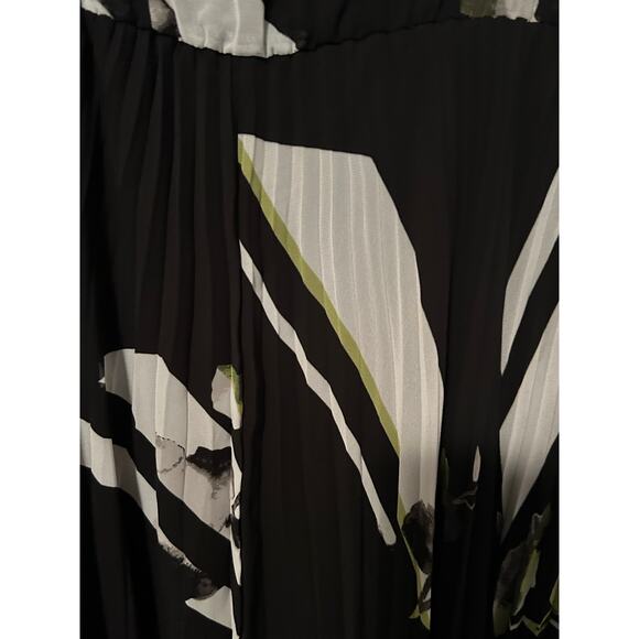 Lane Bryant black white and green sleeveless dress with pleated skirt, sz 14/16 - Picture 4 of 10